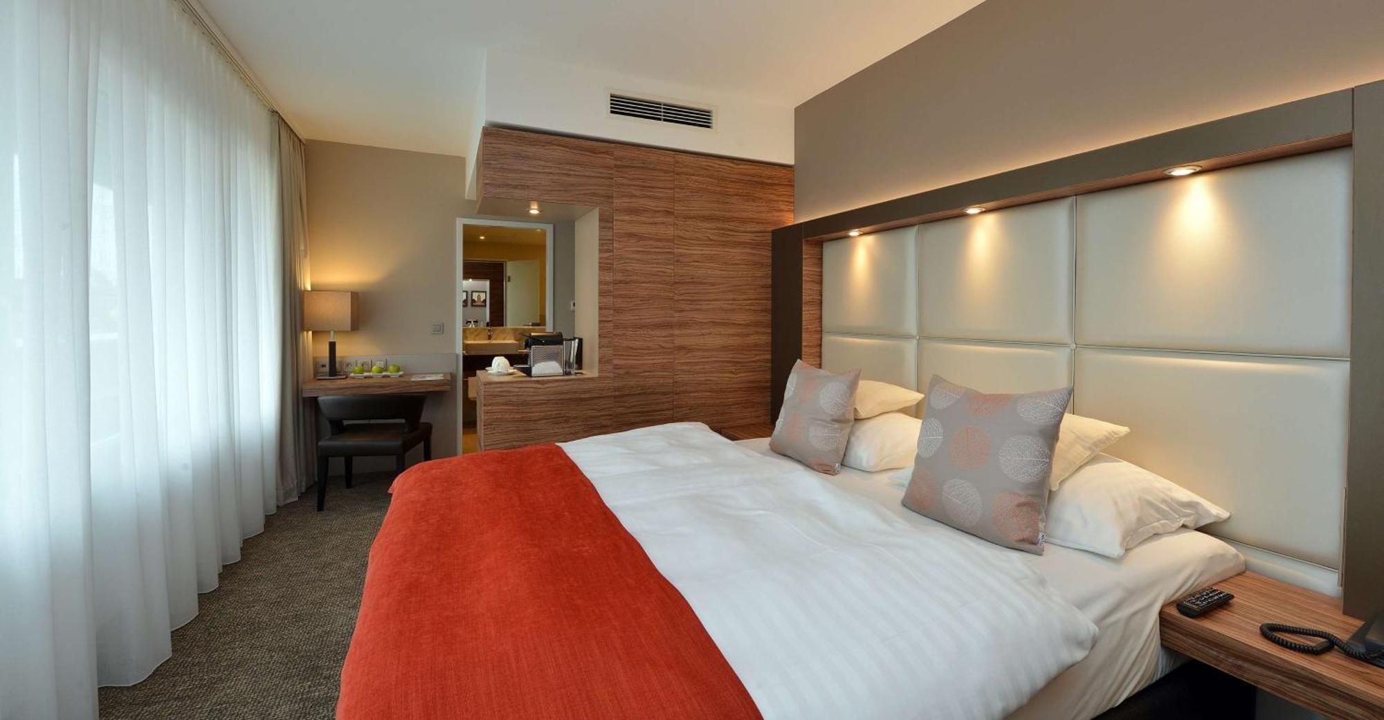 Best Western Plus Delta Park Hotel MHG Eksteriør bilde