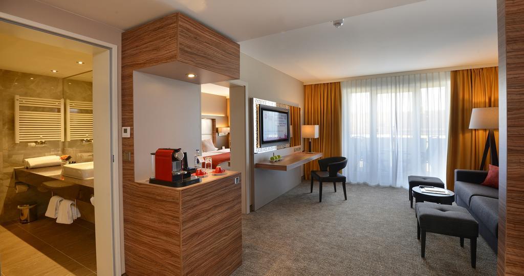 Best Western Plus Delta Park Hotel MHG Eksteriør bilde